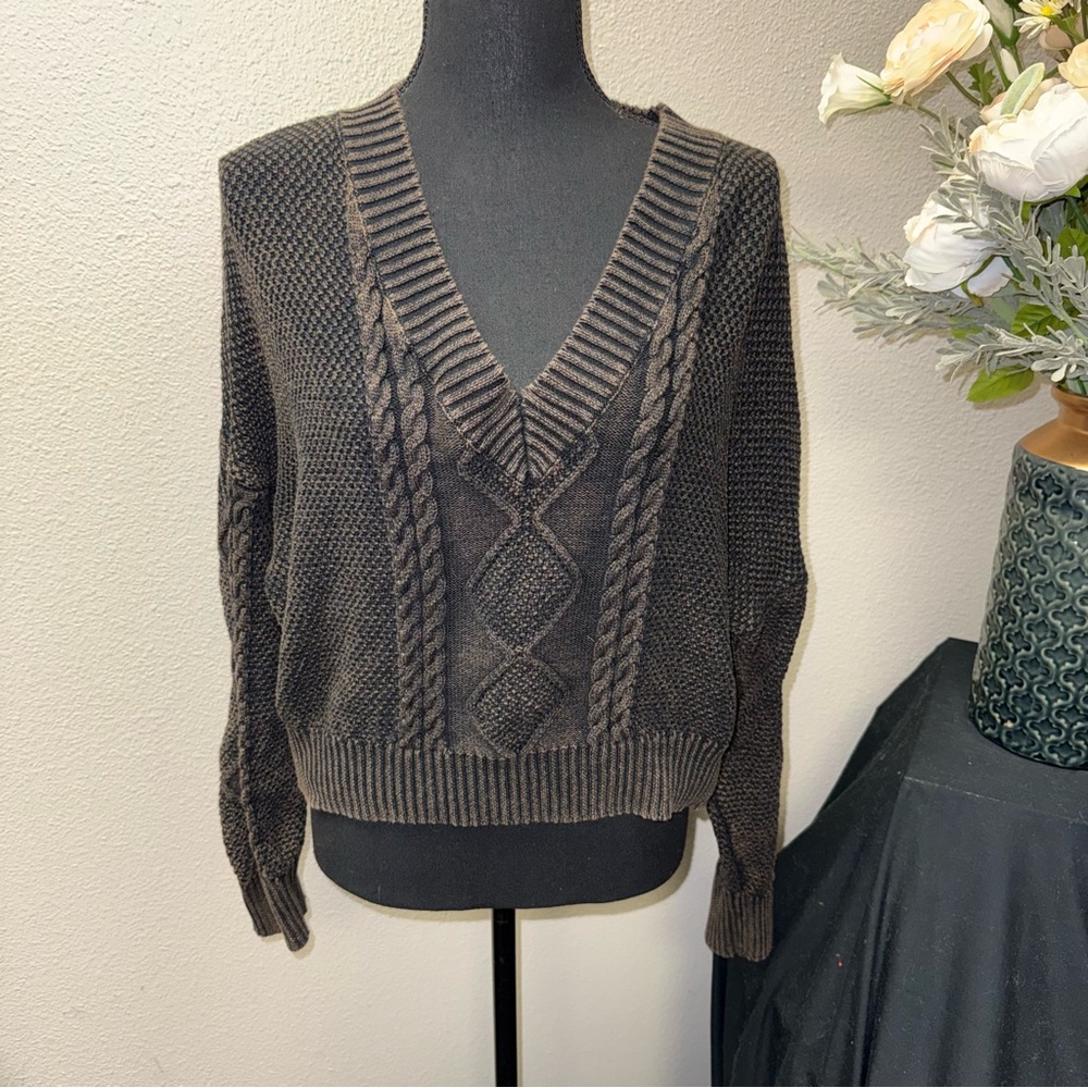 POL Black Brown Cable Knit Cropped V-Neck Sweater Cozy Boho Fall Winter
